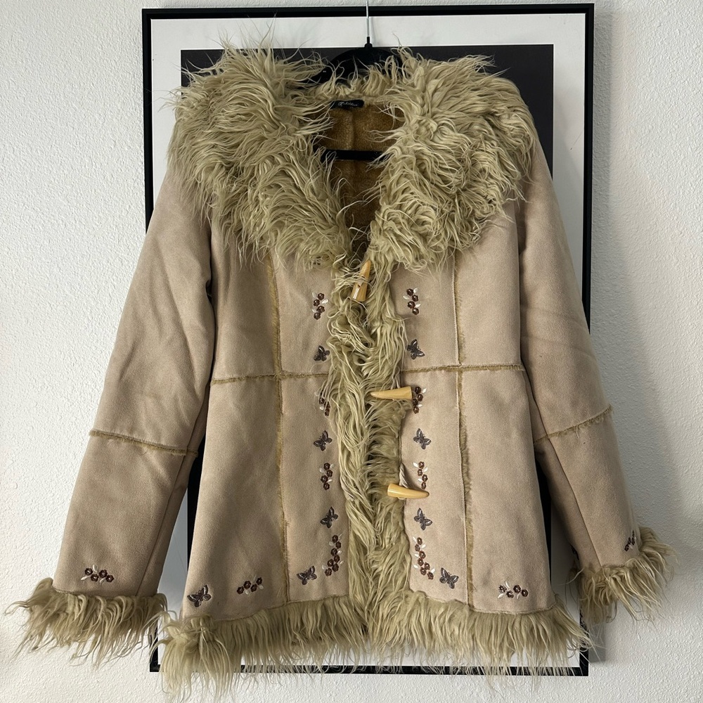 American Vintage Tan Teddy Jacket with Luxurious Fur Trim